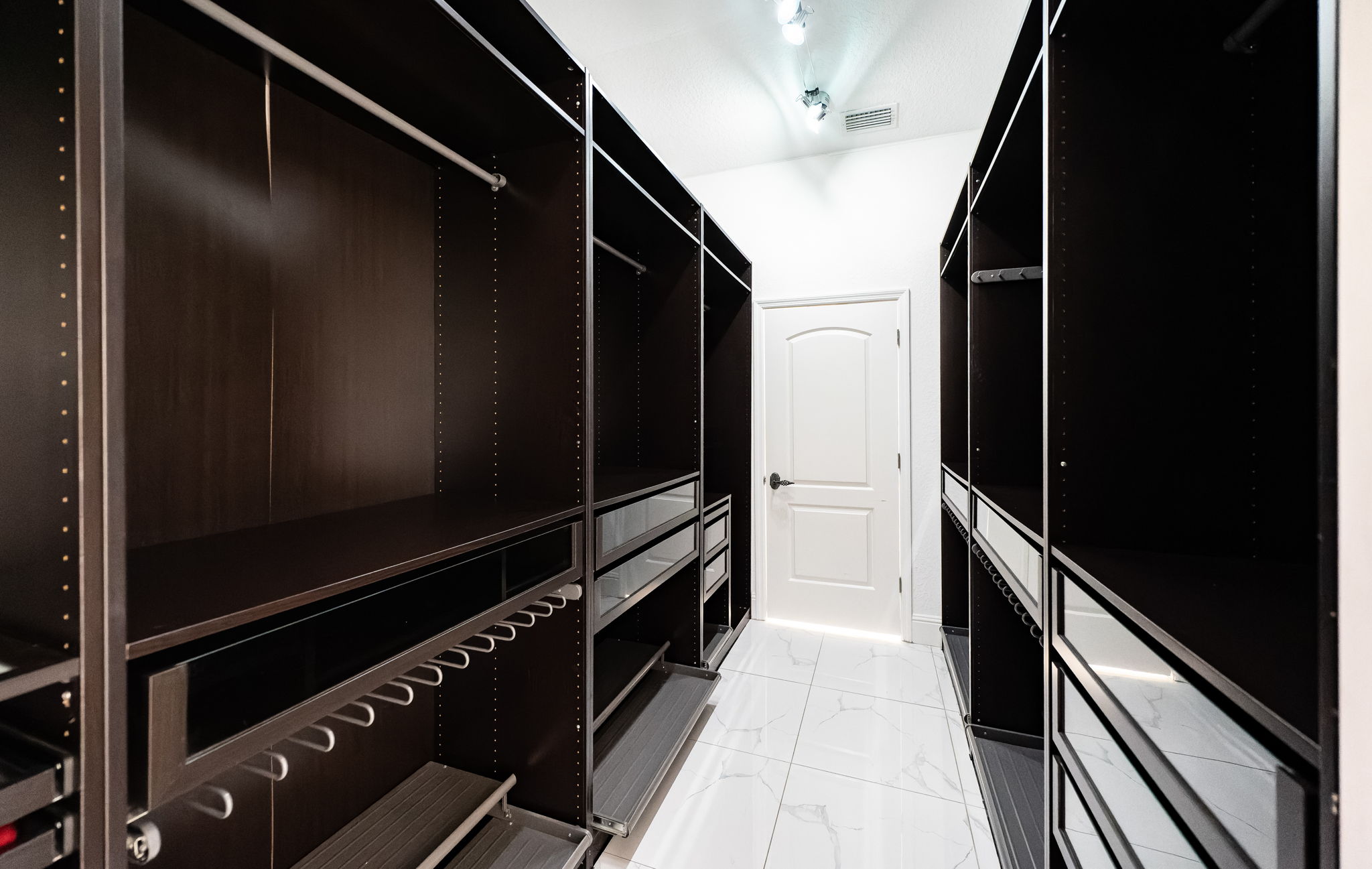 St Petersburg, Florida, 33707, United States, 4 Bedrooms Bedrooms, ,3 BathroomsBathrooms,Residential,For Sale,1992370