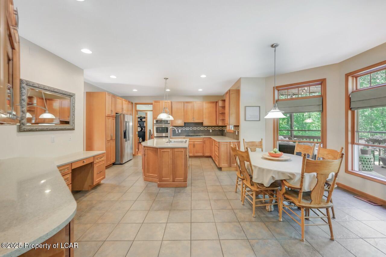 Mountain Top, Pennsylvania, 18707, United States, 4 Bedrooms Bedrooms, ,5 BathroomsBathrooms,Residential,For Sale,1944925