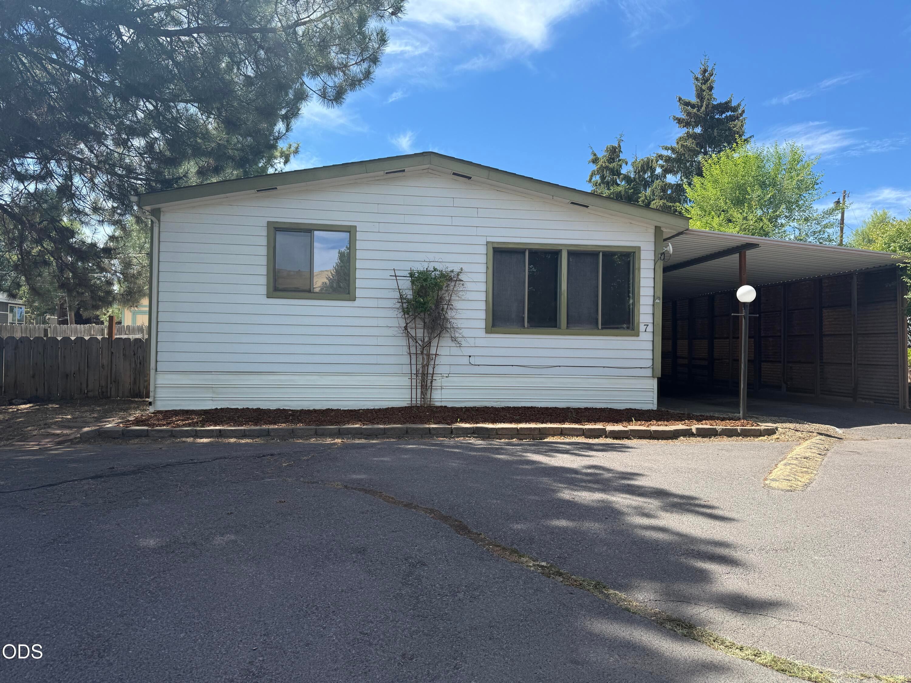 Madison St, Klamath Falls, OR 97603