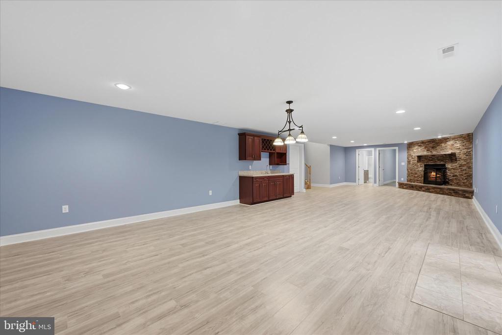 Winchester, Virginia, 22602, United States, 6 Bedrooms Bedrooms, ,5 BathroomsBathrooms,Residential,For Sale,2032756