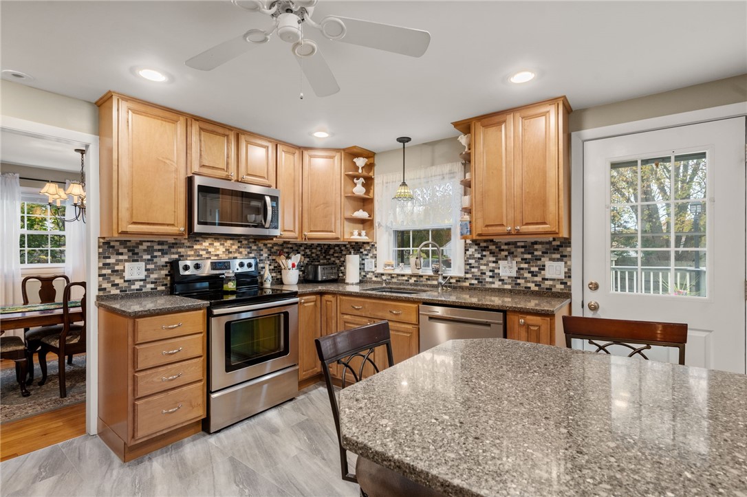 North Kingstown, Rhode Island, 02852, United States, 4 Bedrooms Bedrooms, ,2 BathroomsBathrooms,Residential,For Sale,1987787