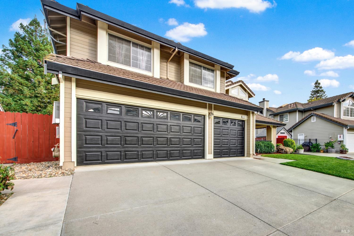 Dixon, California, 95620, United States, 5 Bedrooms Bedrooms, ,3 BathroomsBathrooms,Residential,For Sale,1992877