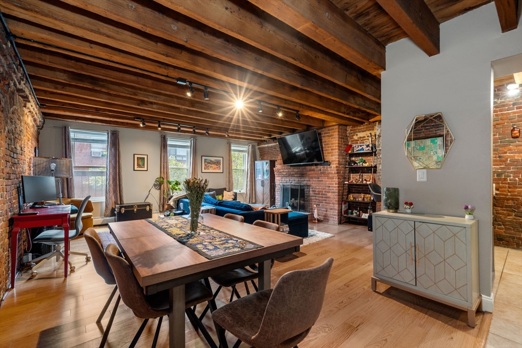 Boston, Massachusetts, 02109, United States, 1 Bedroom Bedrooms, ,1 BathroomBathrooms,Residential,For Sale,1874880