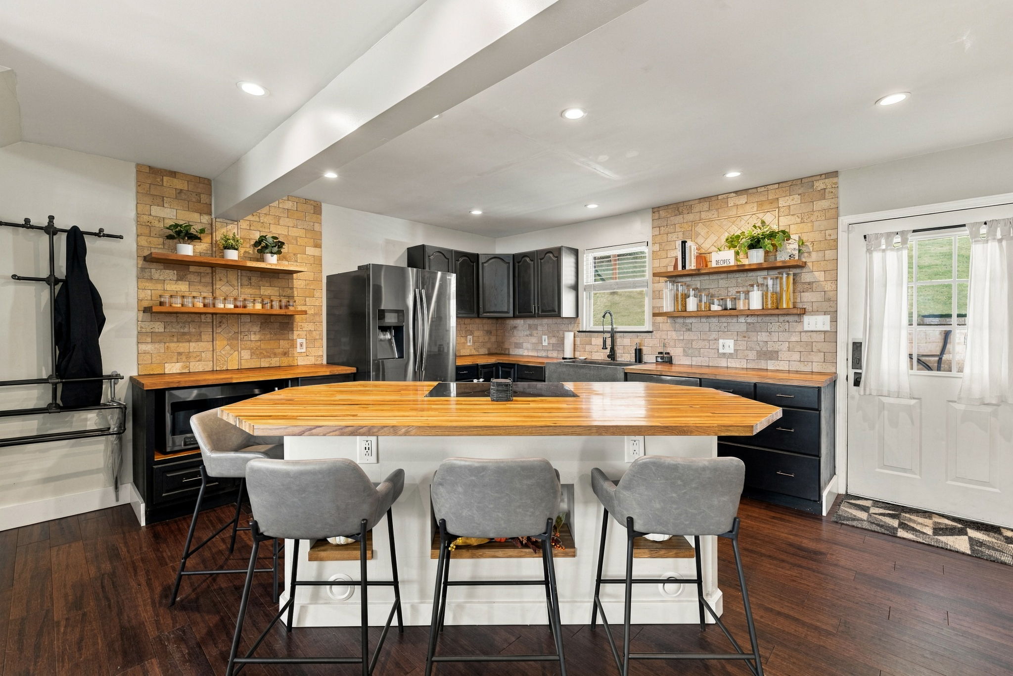  736 Darlington Street, Carnegie, PA 15106 - 物件實景