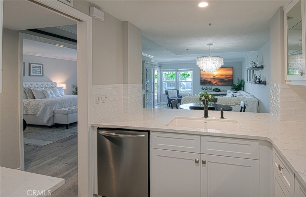 Newport Beach, California, 92663, United States, 1 Bedroom Bedrooms, ,1 BathroomBathrooms,Residential,For Sale,1990291