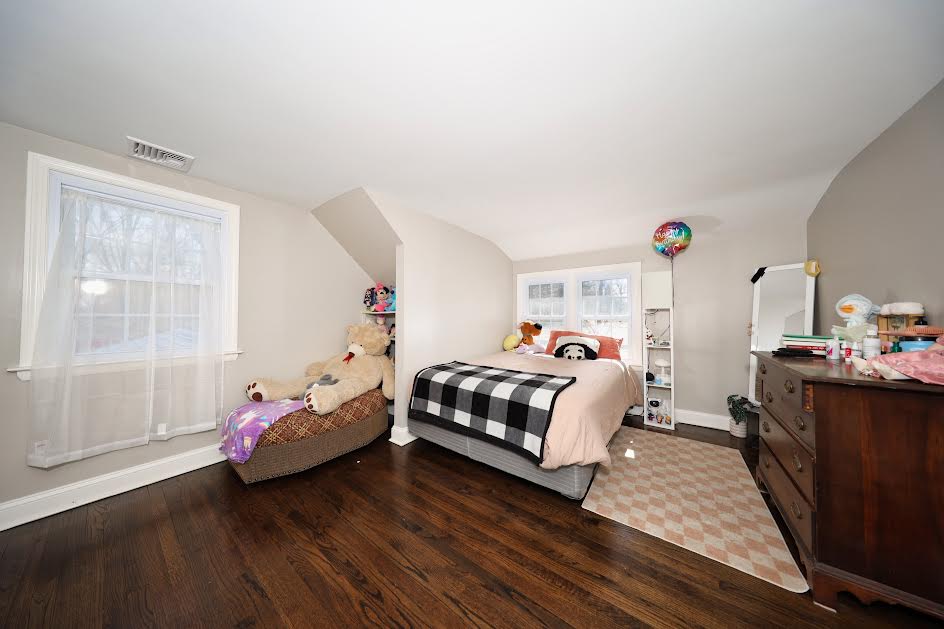 Farmington, Connecticut, 06032, United States, 4 Bedrooms Bedrooms, ,3 BathroomsBathrooms,Residential,For Sale,1974620