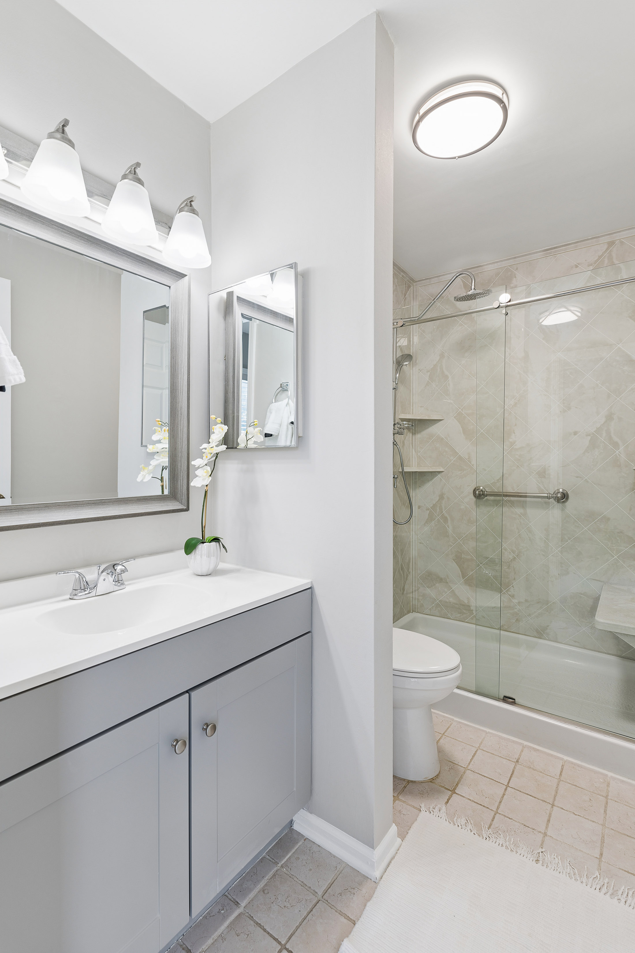  Beautifully Updated Fee Simple Townhome in an Exceptional Brookhaven Location - 物件實景