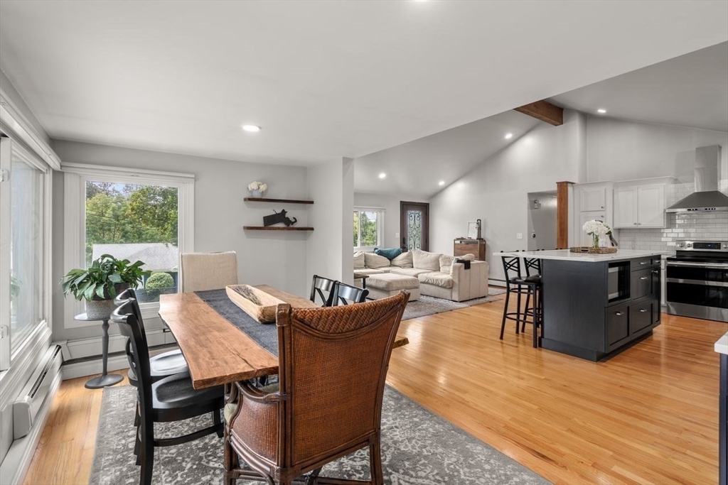 Waltham, Massachusetts, 02453, United States, 3 Bedrooms Bedrooms, ,2 BathroomsBathrooms,Residential,For Sale,1939650