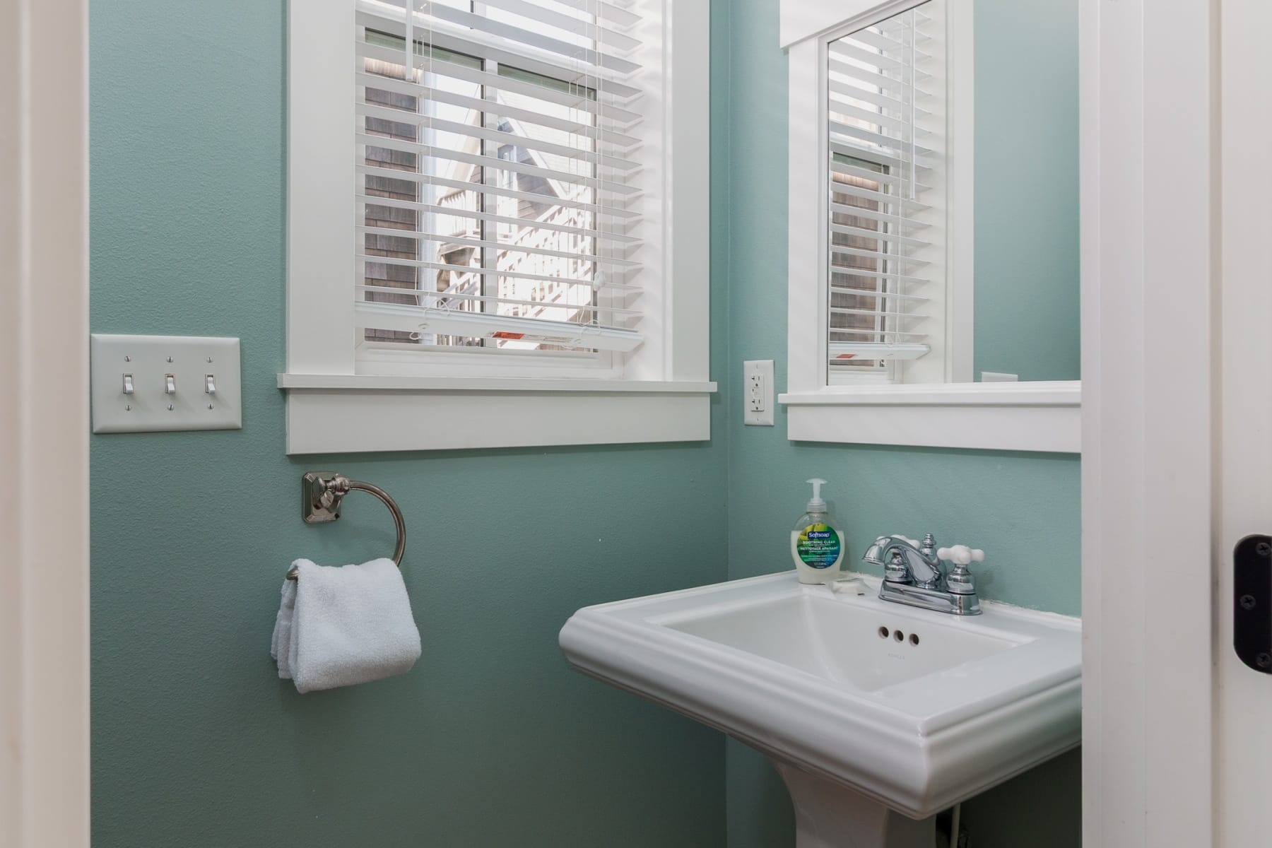  617 SW 27TH WAY Lincoln City, OR 97367 - 物件實景