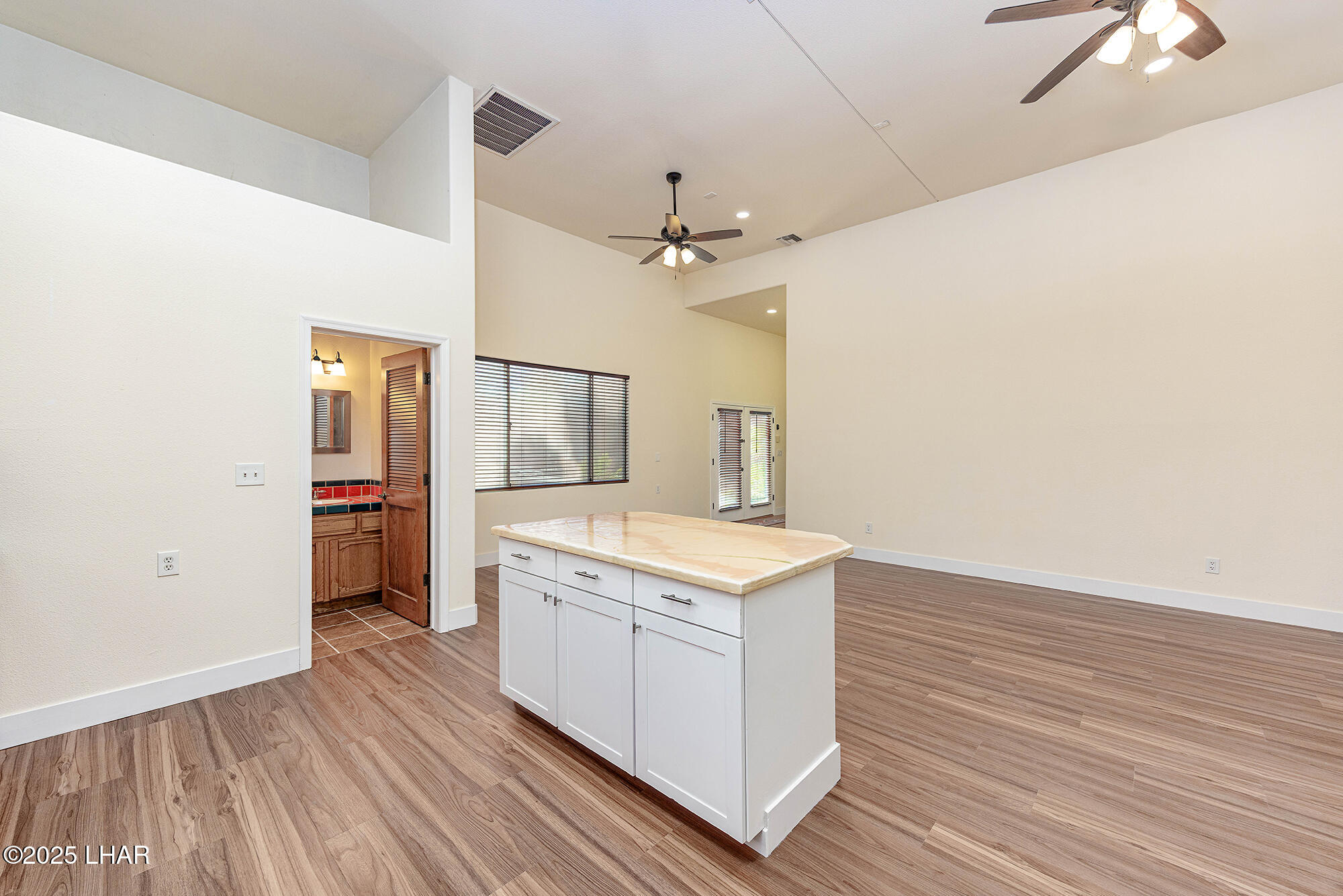 Lake Havasu City, Arizona, 86406, United States, 5 Bedrooms Bedrooms, ,3 BathroomsBathrooms,Residential,For Sale,1996890