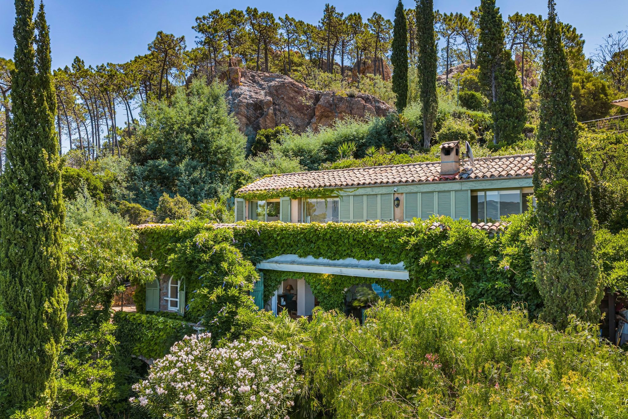  Théoule-sur-Mer, Provençal villa for sale, 180 sqm, panoramic sea views, swimmi… - 物件實景