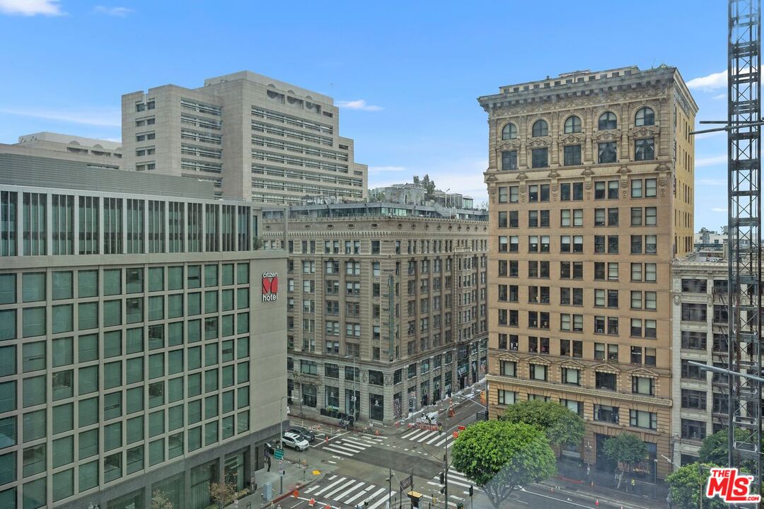 Los Angeles, California, 90013, United States, 1 Bedroom Bedrooms, ,1 BathroomBathrooms,Residential,For Sale,1995837