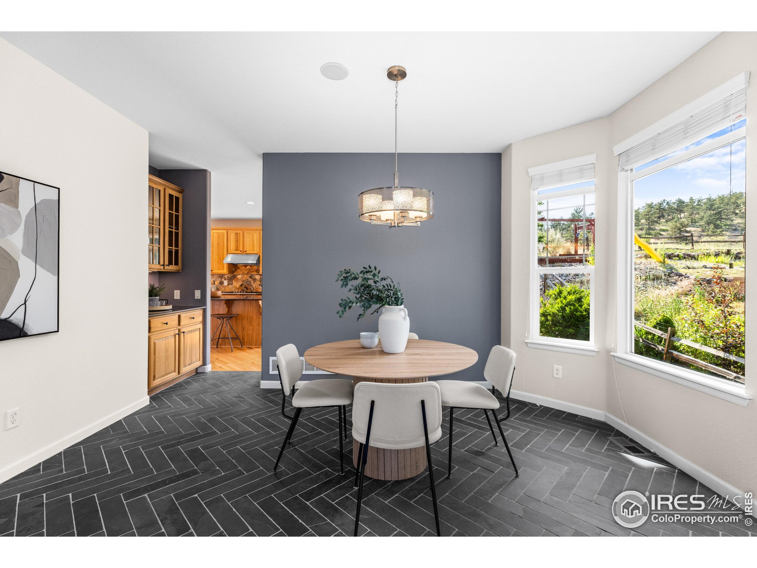 Lyons, Colorado, 80540, United States, 4 Bedrooms Bedrooms, ,3 BathroomsBathrooms,Residential,For Sale,1865994
