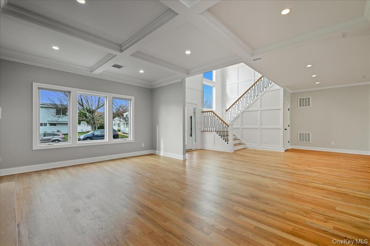 Westbury, New York, 11590, United States, 5 Bedrooms Bedrooms, ,5 BathroomsBathrooms,Residential,For Sale,1991038