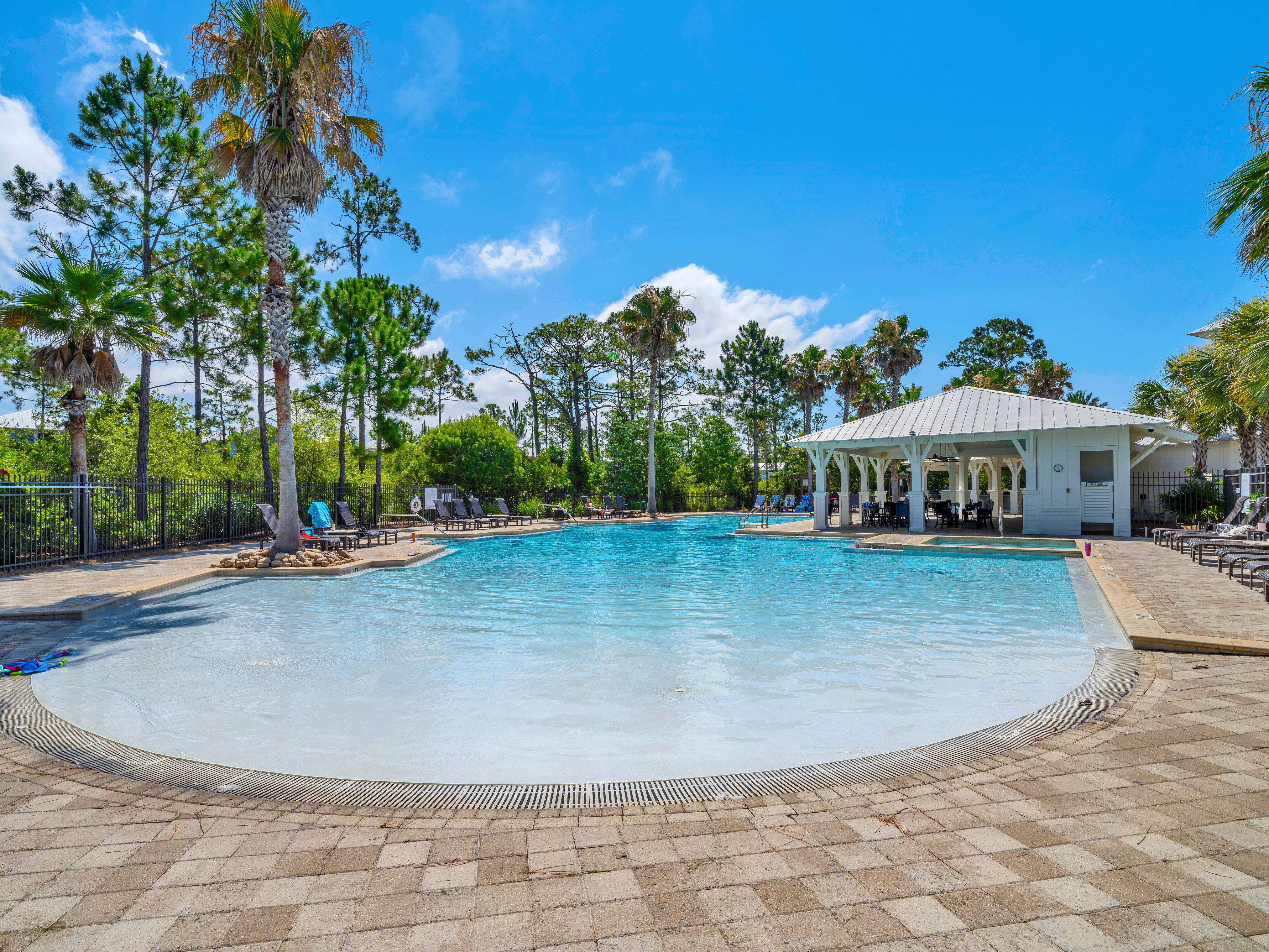  Furnished Forest-Backed Home with Private Pool & Dreamy Outdoor Spaces - 物件實景