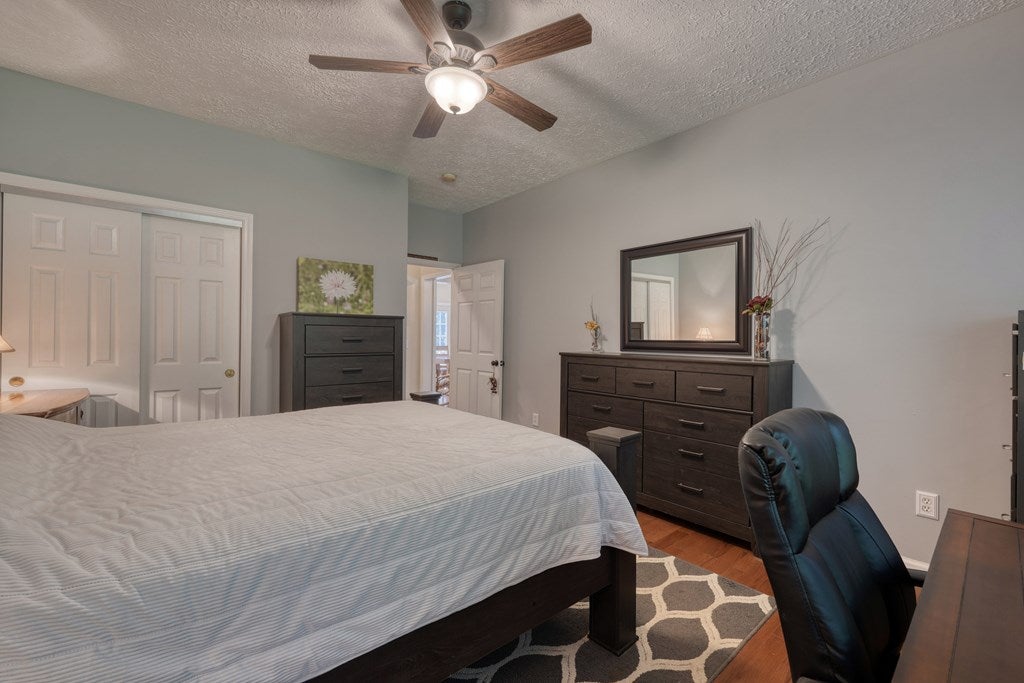 Murphy, North Carolina, 28906, United States, 3 Bedrooms Bedrooms, ,3 BathroomsBathrooms,Residential,For Sale,1902366