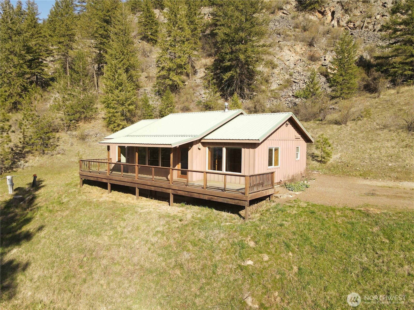 Oroville, Washington, 98844, United States, 2 Bedrooms Bedrooms, ,Residential,For Sale,2001782