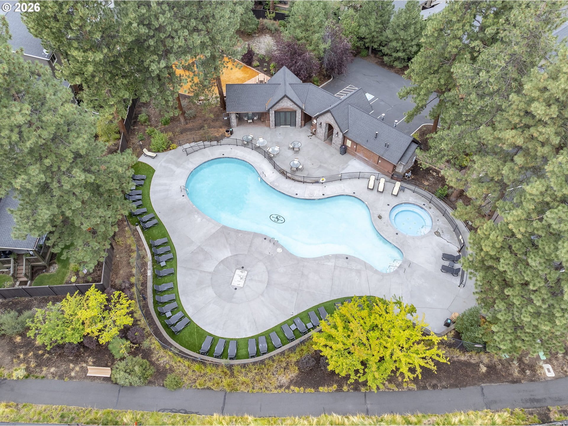  60439 HEDGEWOOD LN Bend, OR 97702 - 物件實景