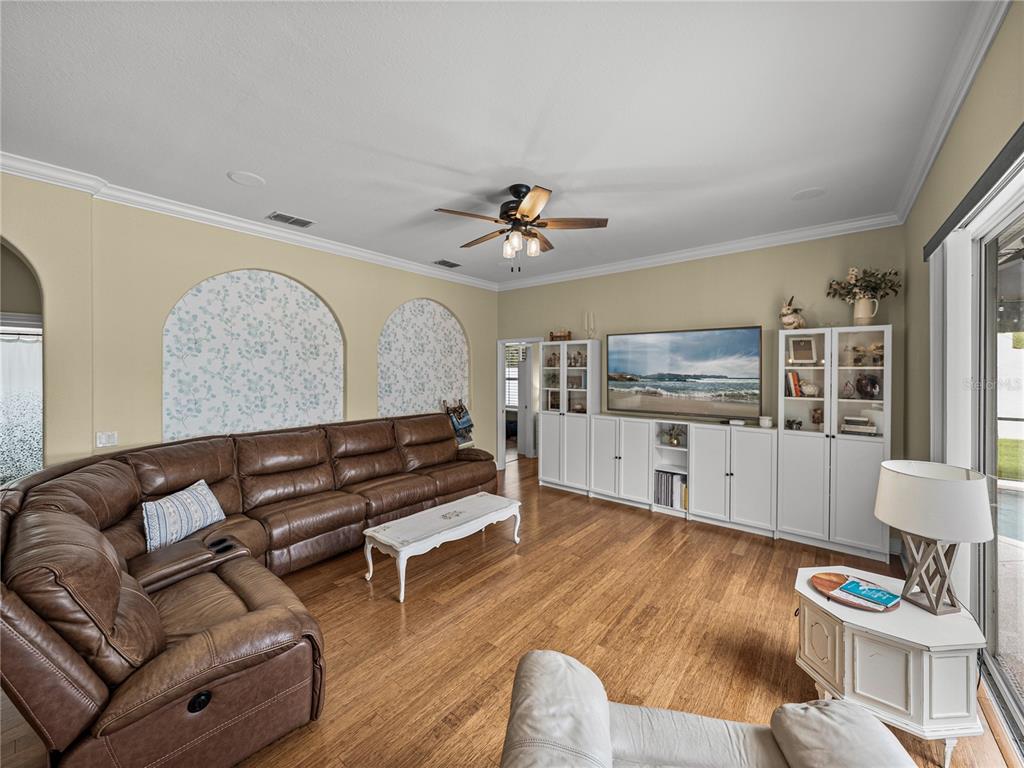 Lakeland, Florida, 33812, United States, 4 Bedrooms Bedrooms, ,3 BathroomsBathrooms,Residential,For Sale,1898596