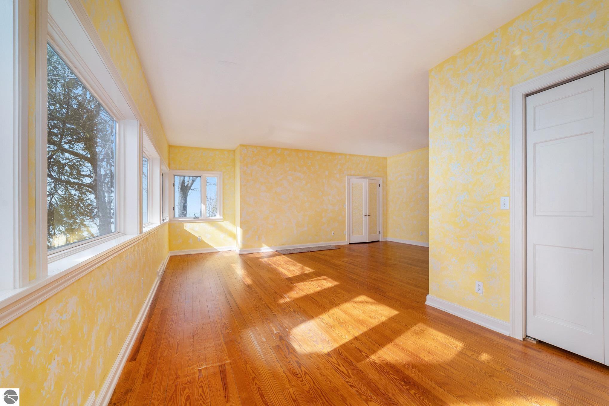 Frankfort, Michigan, 49635-9746, United States, 7 Bedrooms Bedrooms, ,5 BathroomsBathrooms,Residential,For Sale,1975140