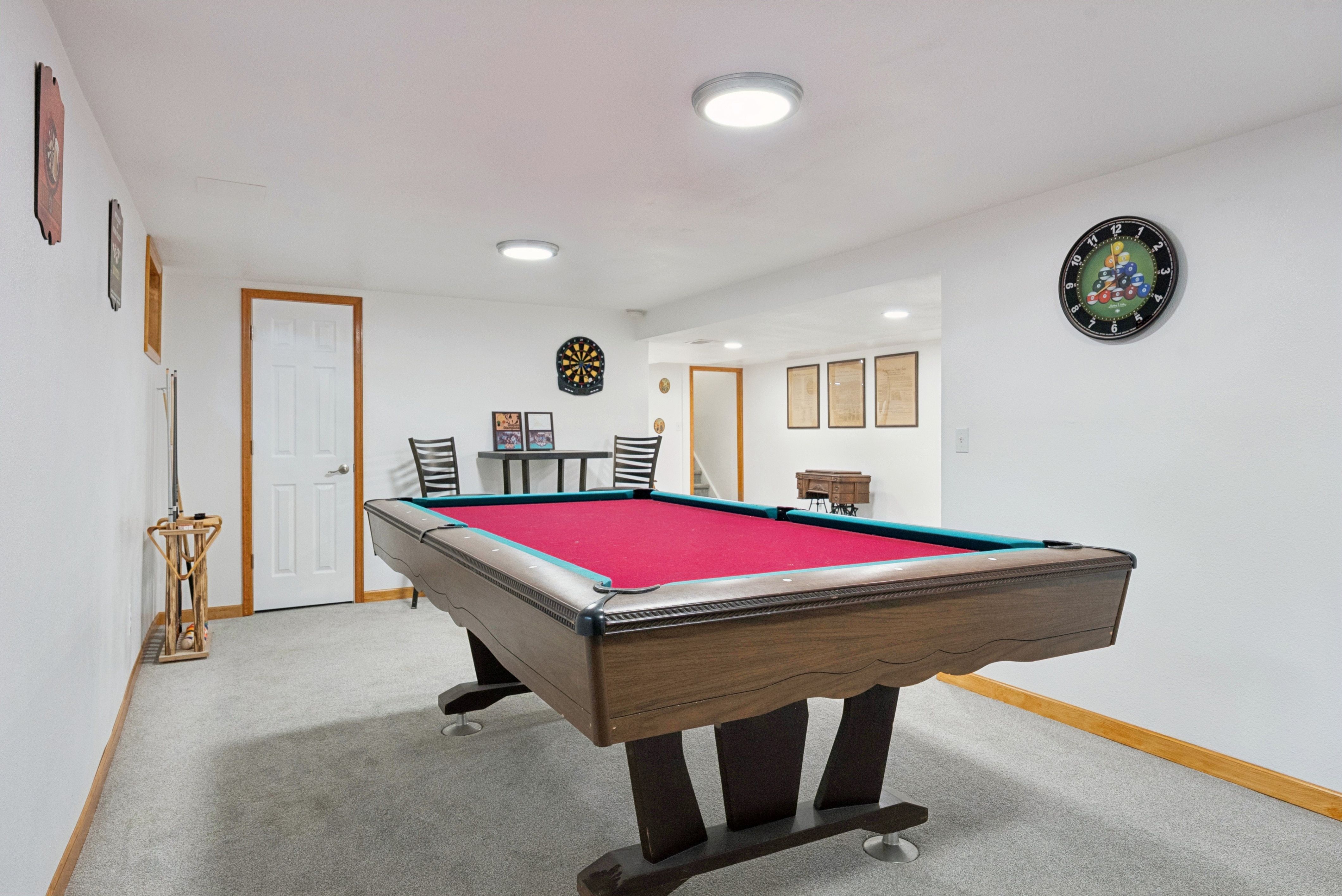  Charming and Well Maintained Home on a Large Corner Lot - 物件實景