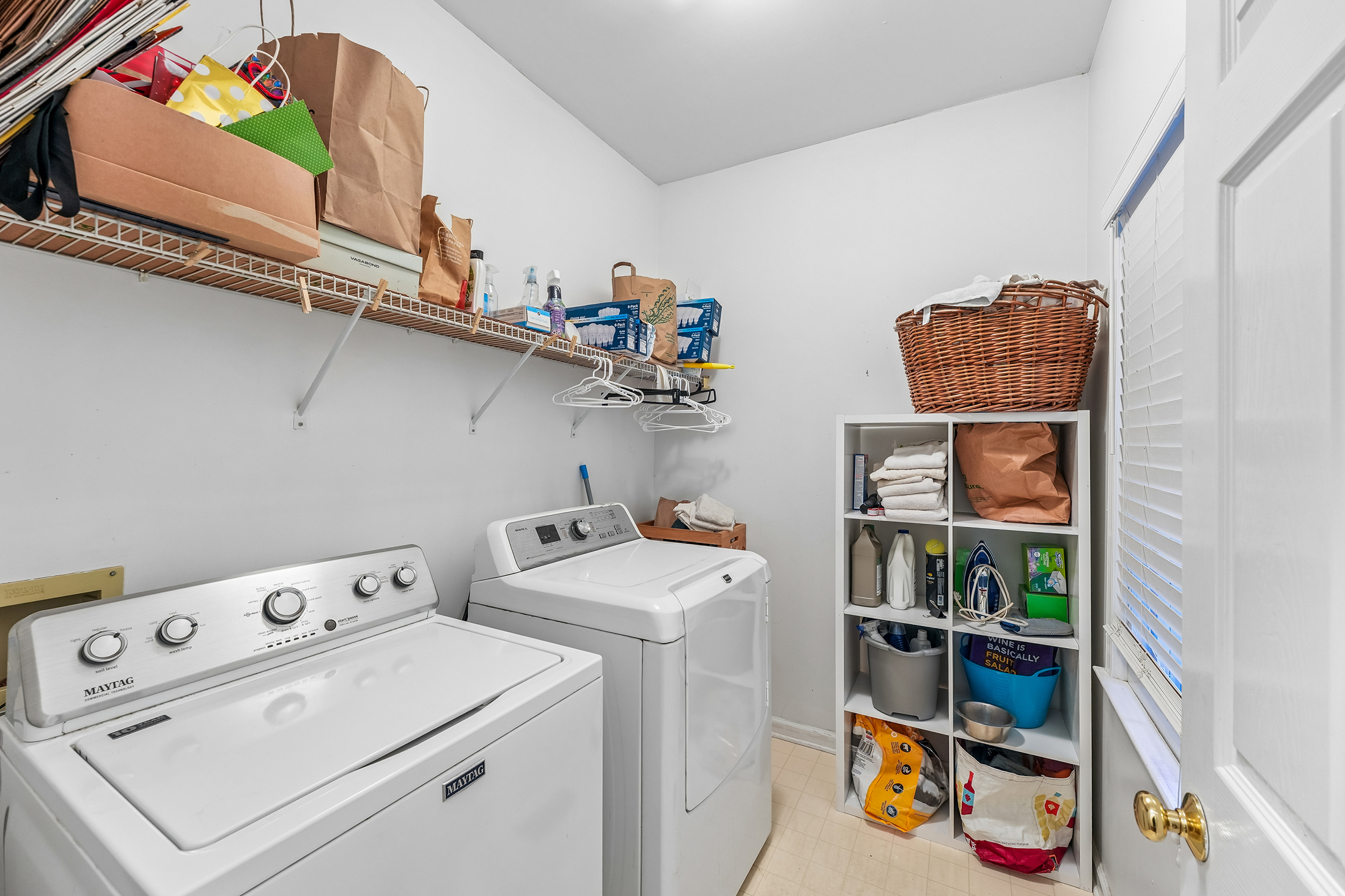  Beautiful, Renovated Daylight Basement Home on Exceptional Lot - 物件實景