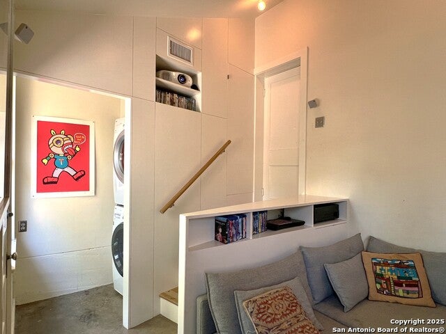 San Antonio, Texas, 78212, United States, 4 Bedrooms Bedrooms, ,3 BathroomsBathrooms,Residential,For Sale,1976806