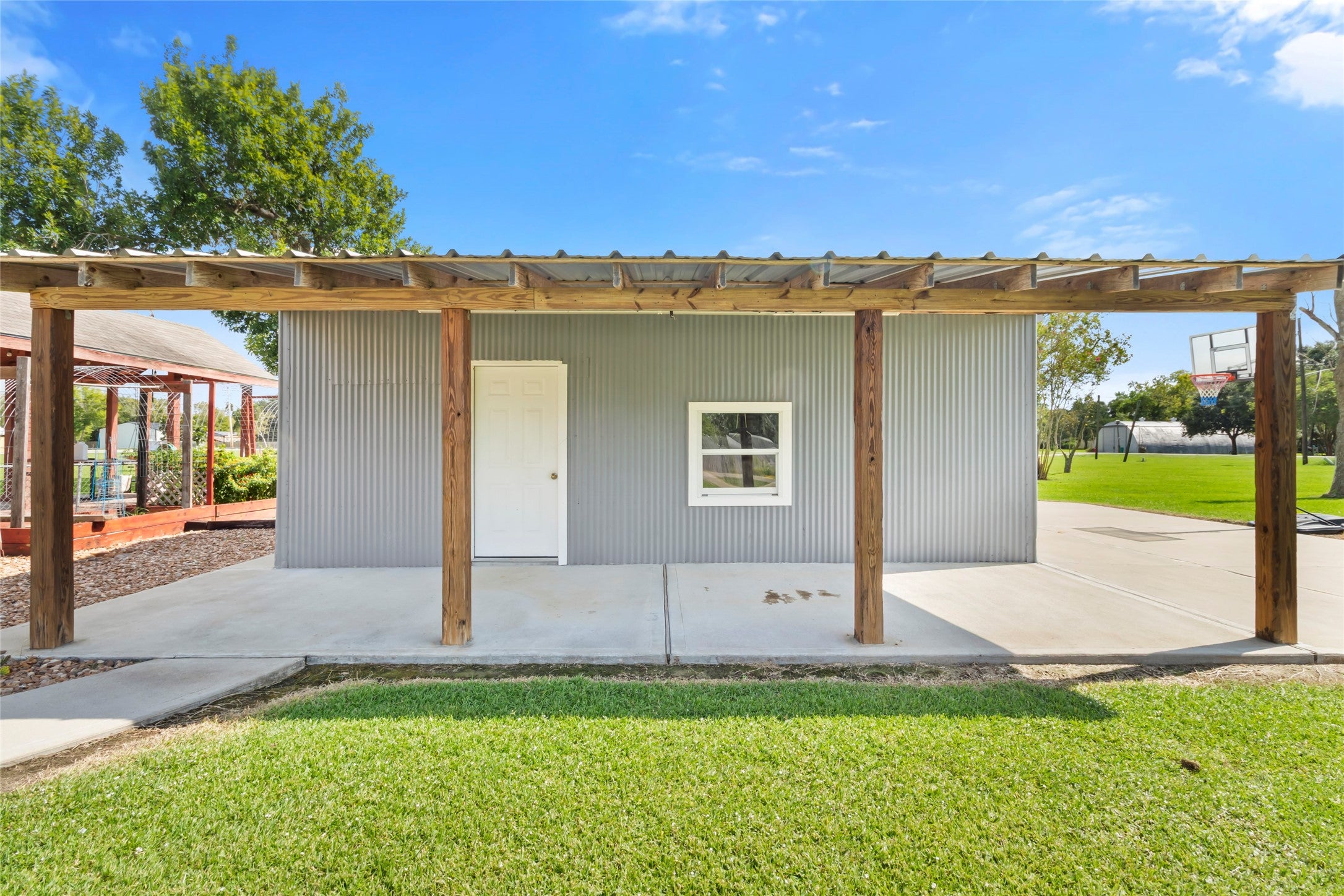 Liverpool, Texas, 77577, United States, 3 Bedrooms Bedrooms, ,2 BathroomsBathrooms,Residential,For Sale,2008192