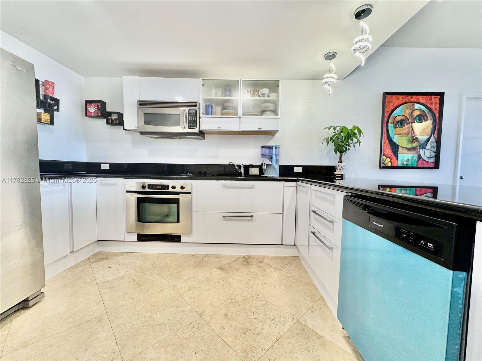 North Bay Village, Florida, 33141, United States, 2 Bedrooms Bedrooms, ,2 BathroomsBathrooms,Residential,For Sale,1878649