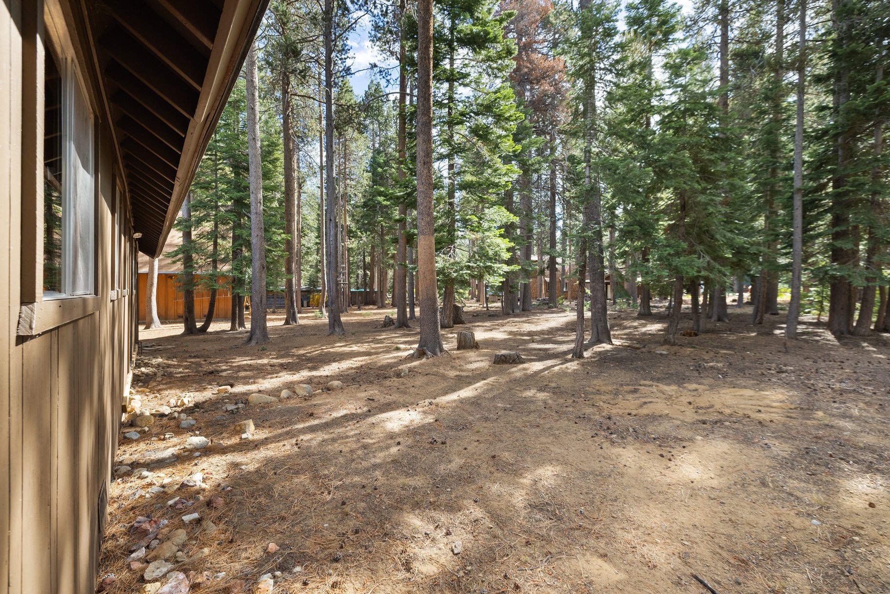  Charming Tahoe Cabin Beside Forest Service Land—Your Mountain Getaway Awaits - 物件實景