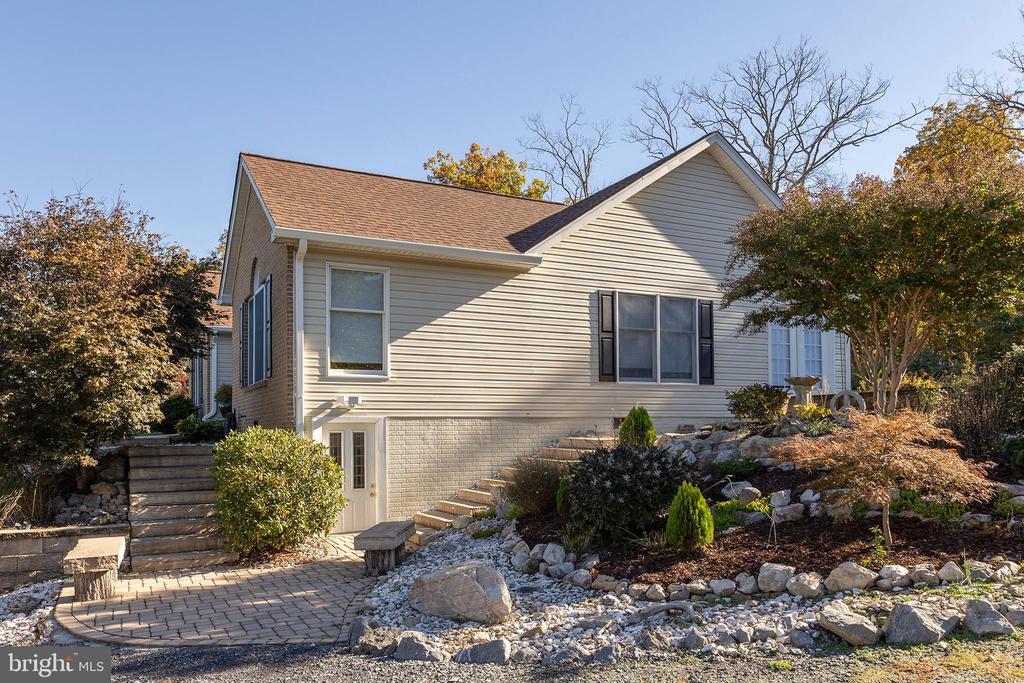 Strasburg, Virginia, 22657, United States, 2 Bedrooms Bedrooms, ,2 BathroomsBathrooms,Residential,For Sale,1996820