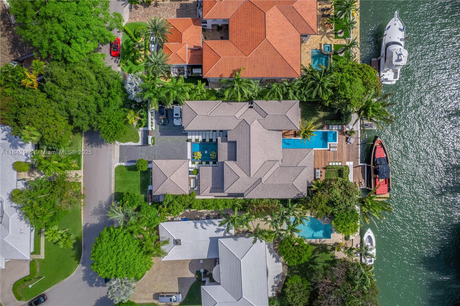 Miami, Florida, 33137, United States, 6 Bedrooms Bedrooms, ,7 BathroomsBathrooms,Residential,For Sale,1903270