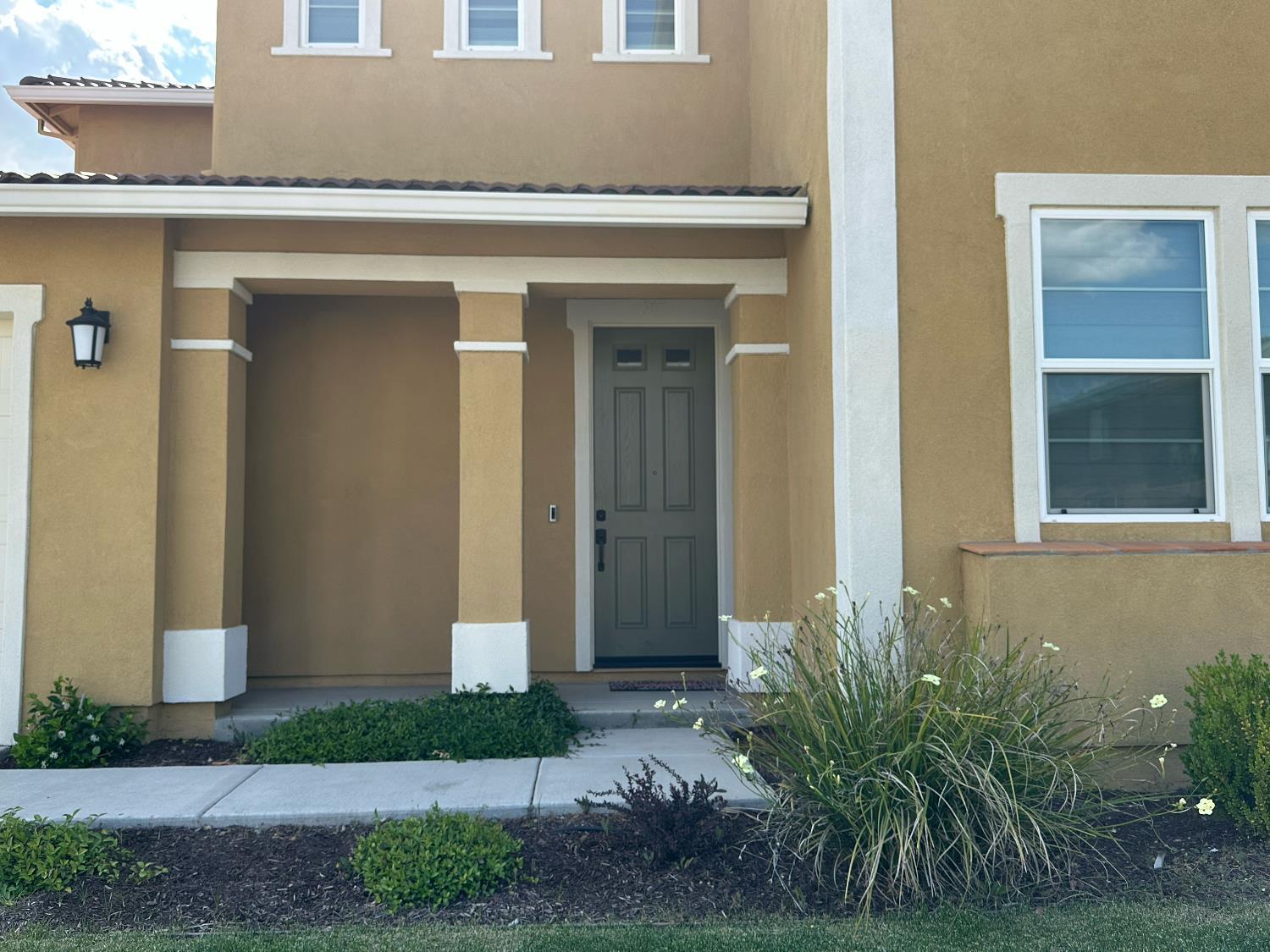 Sacramento, California, 95835, United States, 4 Bedrooms Bedrooms, ,3 BathroomsBathrooms,Residential,For Sale,1841936