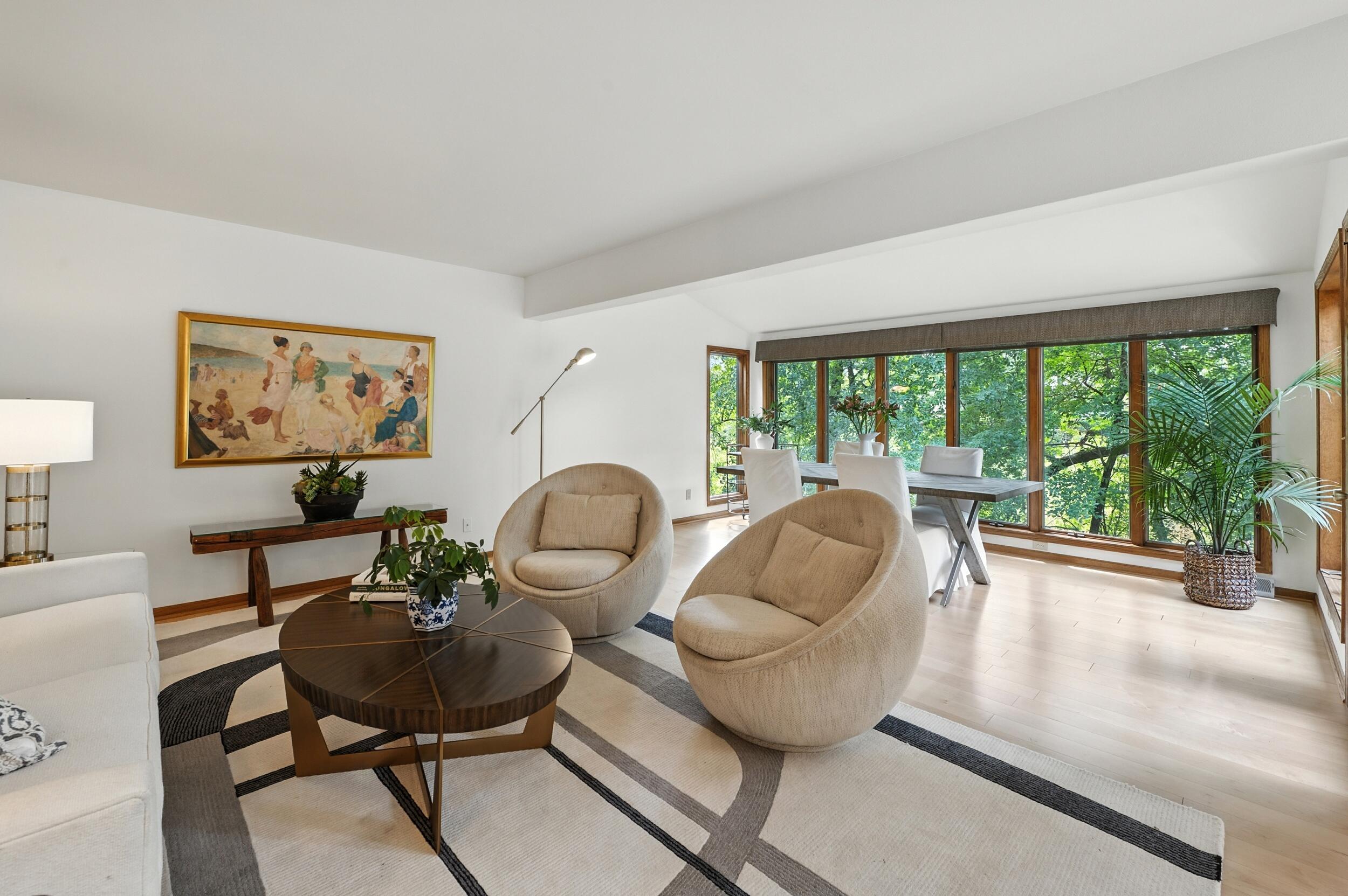 Delafield, Wisconsin, 53029, United States, 2 Bedrooms Bedrooms, ,4 BathroomsBathrooms,Residential,For Sale,1917122