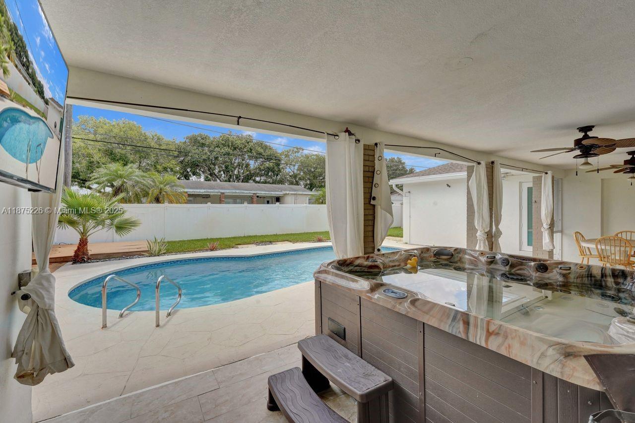 Cooper City, Florida, 33328, United States, 5 Bedrooms Bedrooms, ,3 BathroomsBathrooms,Residential,For Sale,1942124