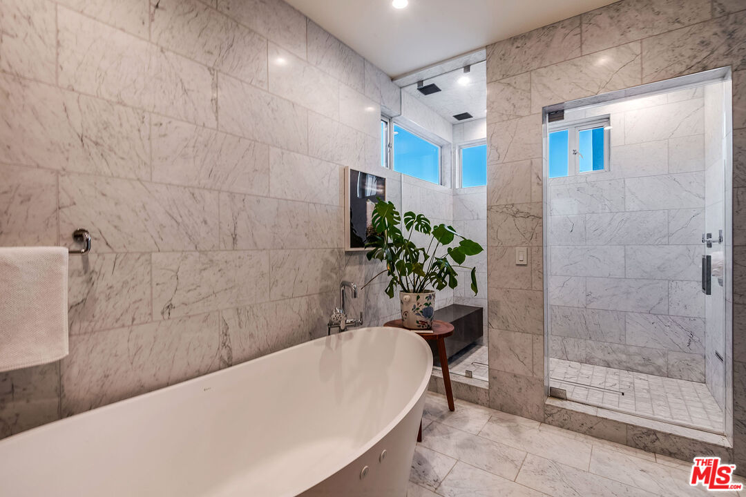Los Angeles, California, 90069, United States, 4 Bedrooms Bedrooms, ,5 BathroomsBathrooms,Residential,For Sale,1759770