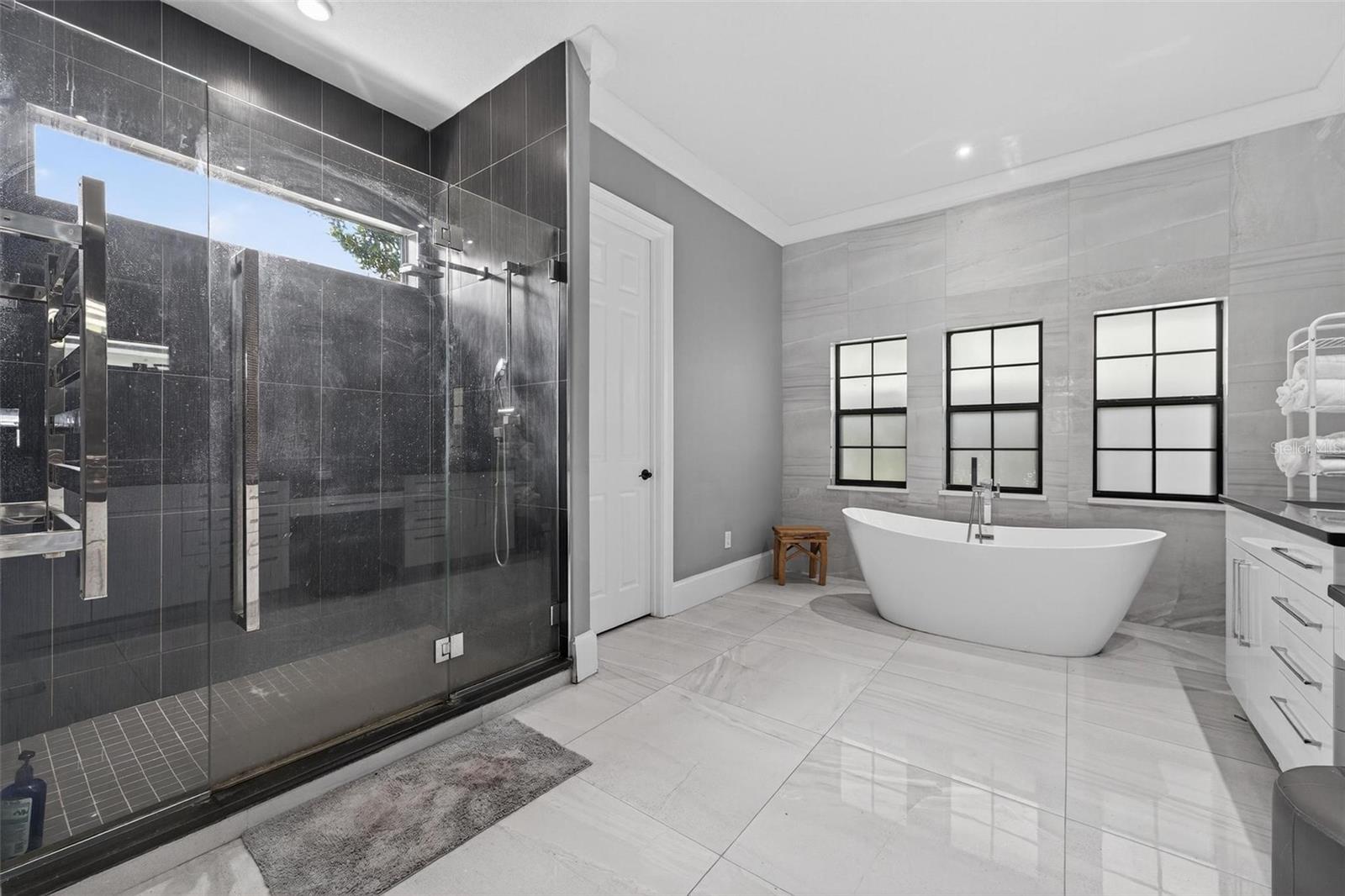 WINDERMERE, Florida, 34786, United States, 5 Bedrooms Bedrooms, ,5 BathroomsBathrooms,Residential,For Sale,1976046