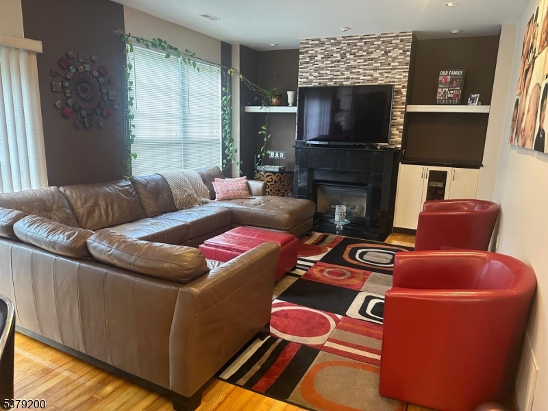 Marlboro Twp., New Jersey, 07751, United States, 3 Bedrooms Bedrooms, ,3 BathroomsBathrooms,Residential,For Sale,1919830