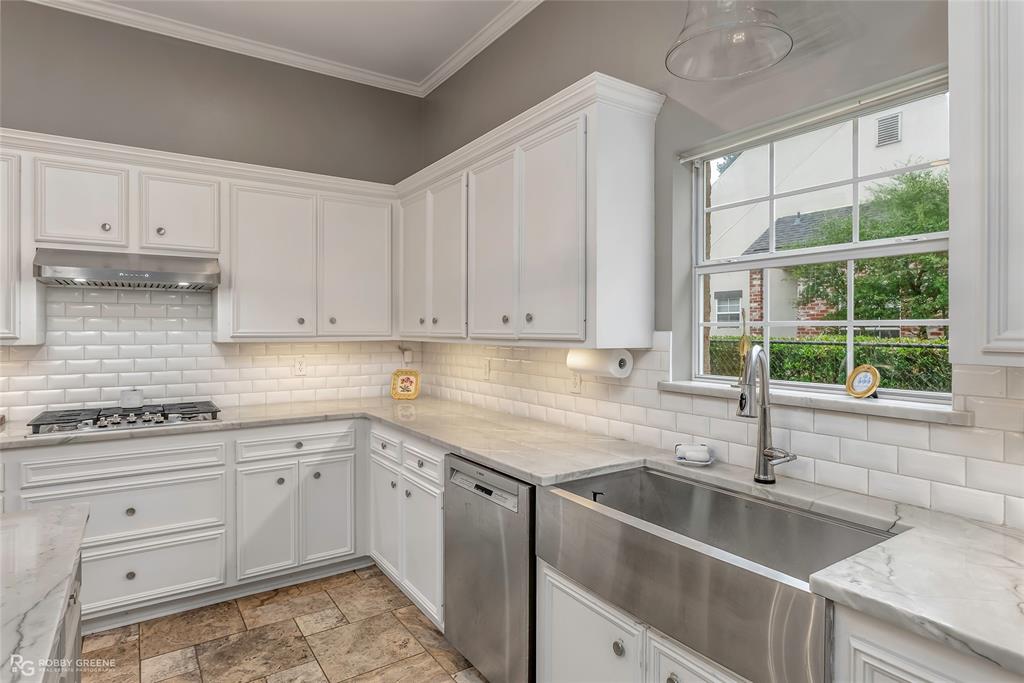 Shreveport, Louisiana, 71106, United States, 4 Bedrooms Bedrooms, ,4 BathroomsBathrooms,Residential,For Sale,1932874