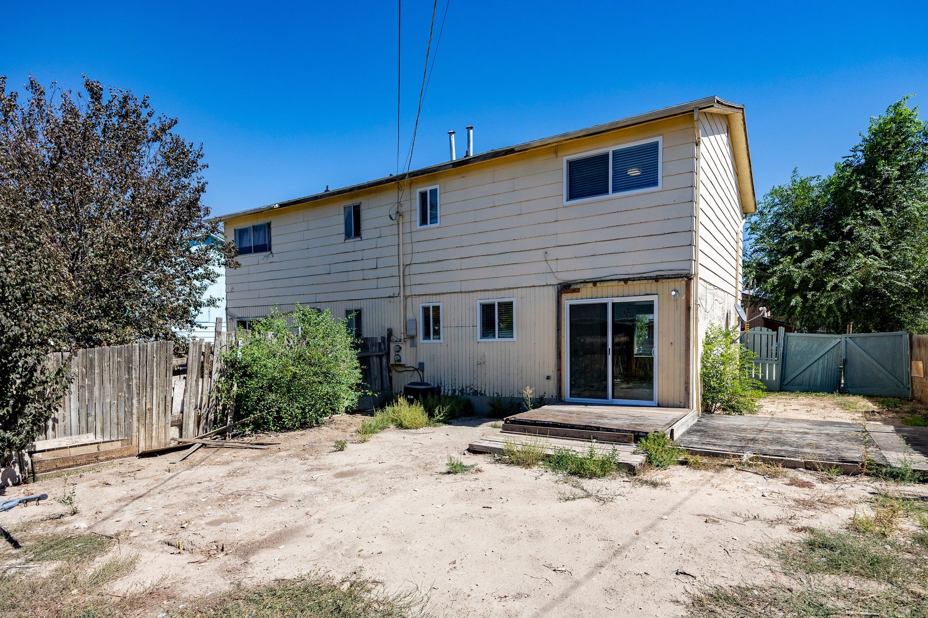  Turnkey Duplex Opportunity with Long-Term Tenant in Place - 物件實景