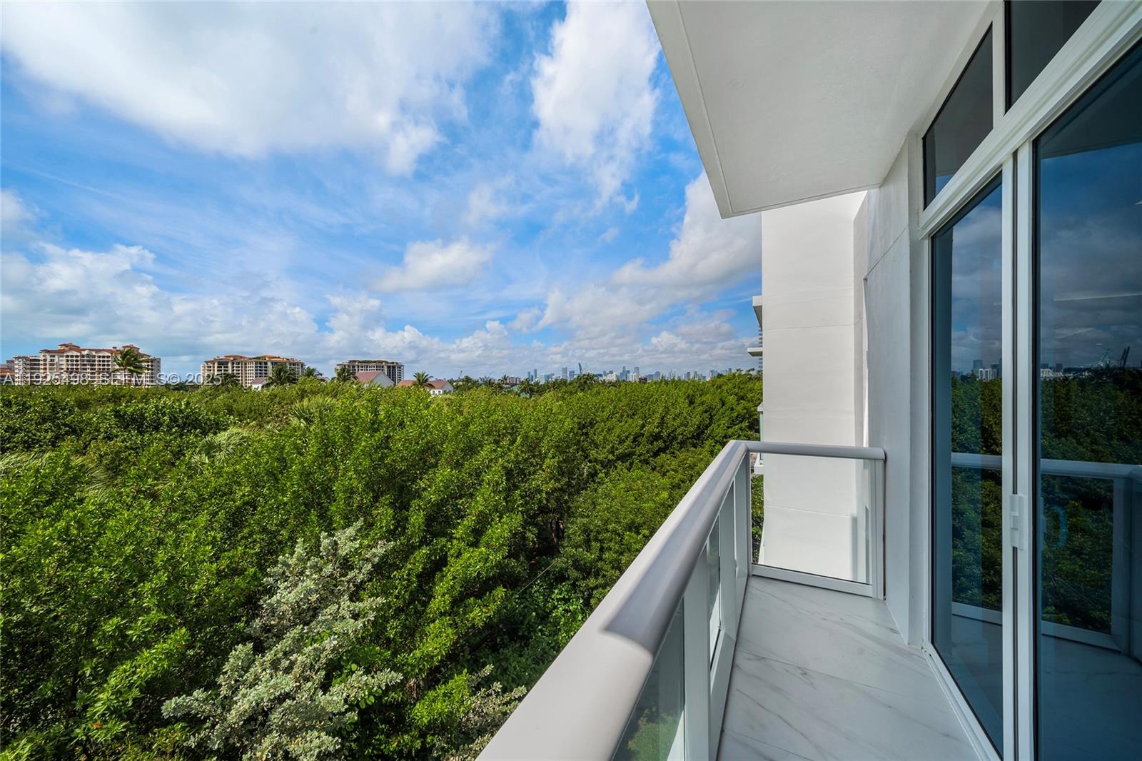Miami Beach, Florida, 33139, United States, 3 Bedrooms Bedrooms, ,4 BathroomsBathrooms,Residential,For Sale,2003256