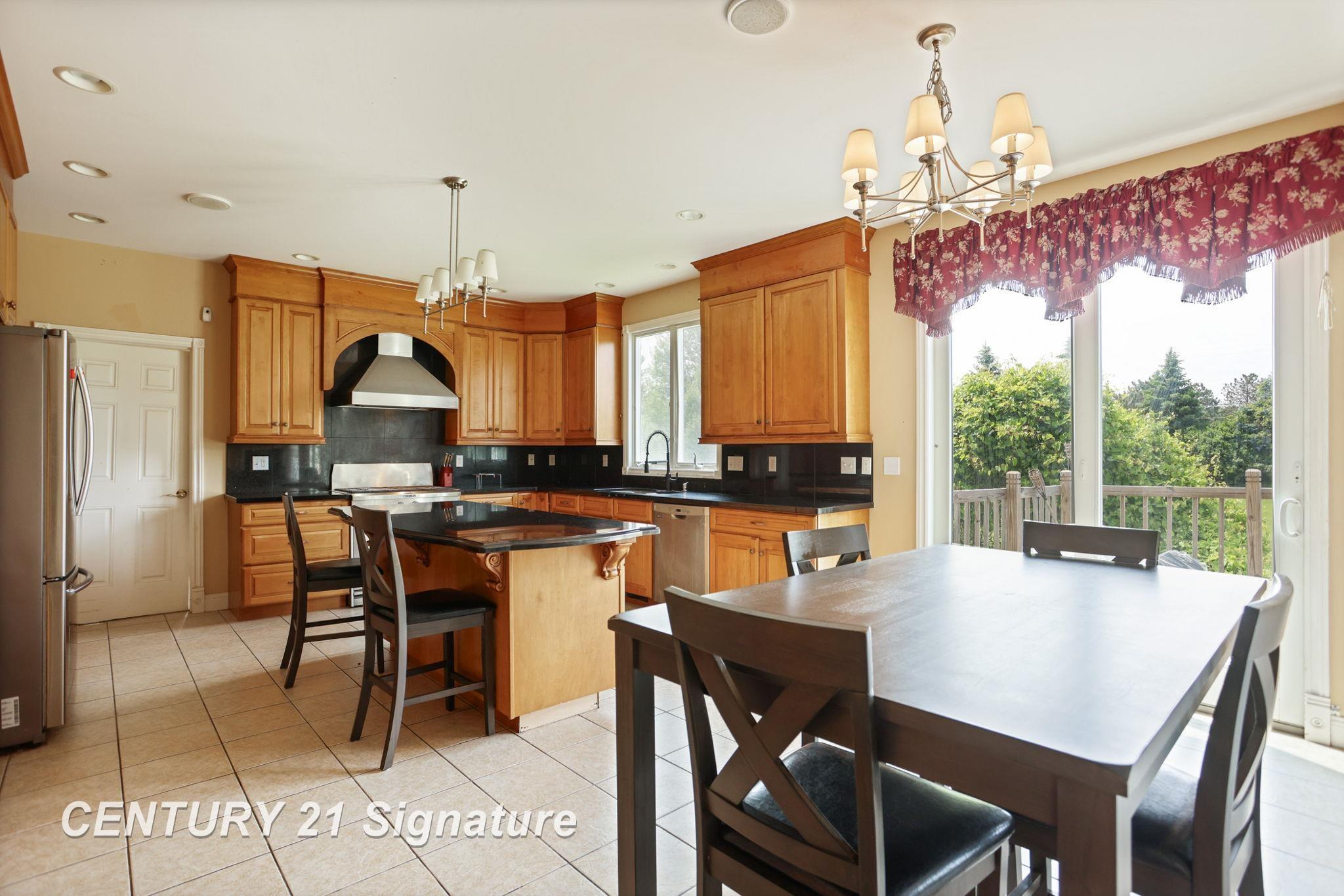 Saginaw, Michigan, 48603, United States, 4 Bedrooms Bedrooms, ,4 BathroomsBathrooms,Residential,For Sale,1920670