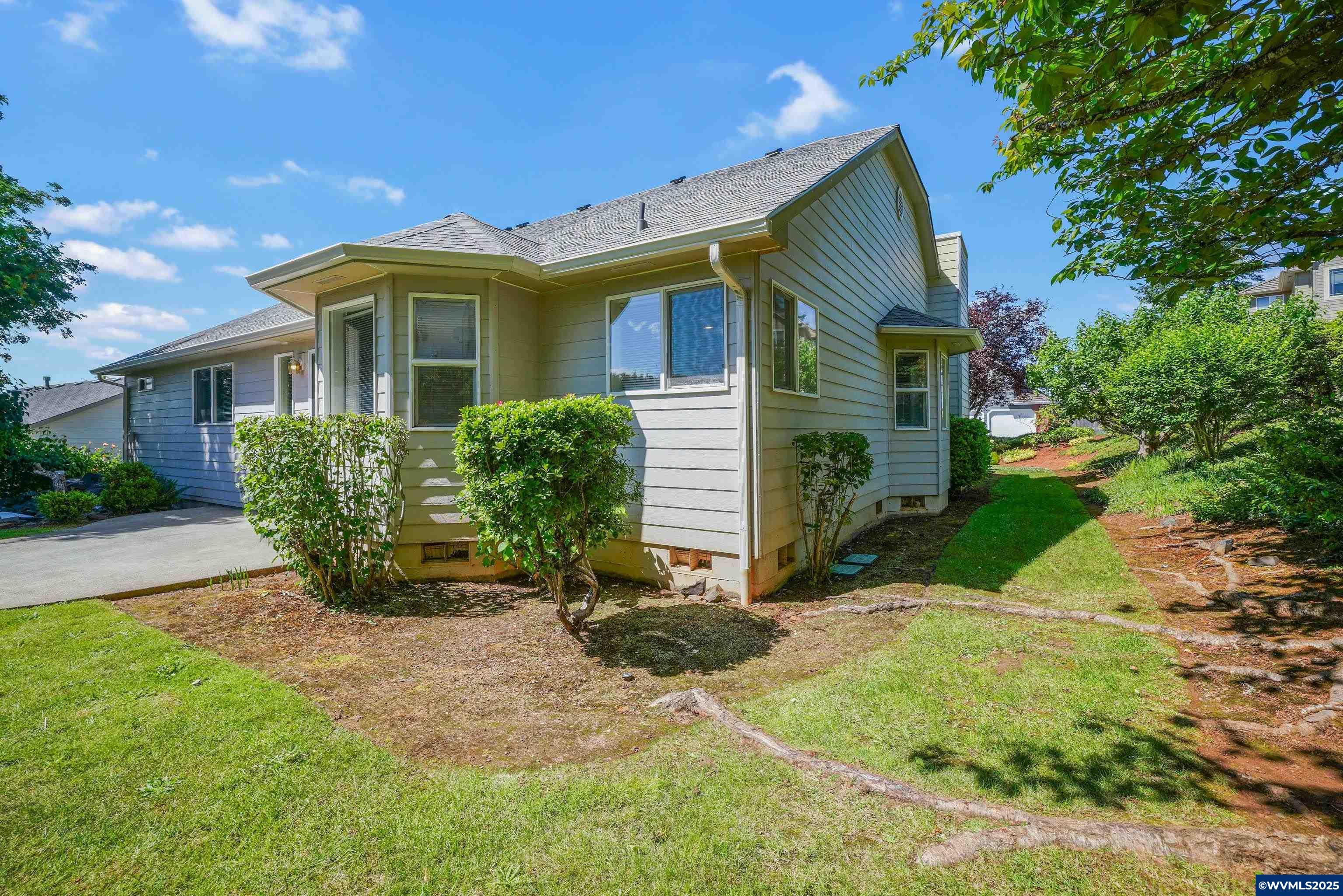 Salem, Oregon, 97304, United States, 3 Bedrooms Bedrooms, ,2 BathroomsBathrooms,Residential,For Sale,1838478
