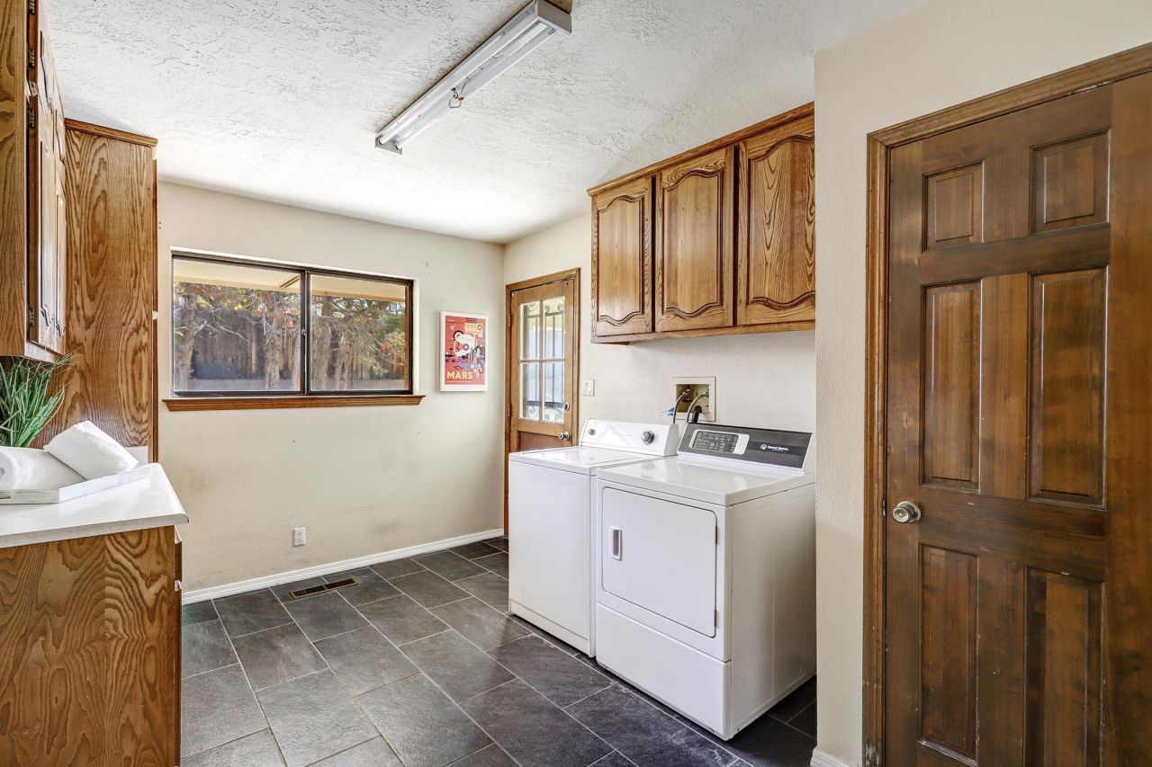 Albuquerque, New Mexico, 87123, United States, 3 Bedrooms Bedrooms, ,3 BathroomsBathrooms,Residential,For Sale,2002938