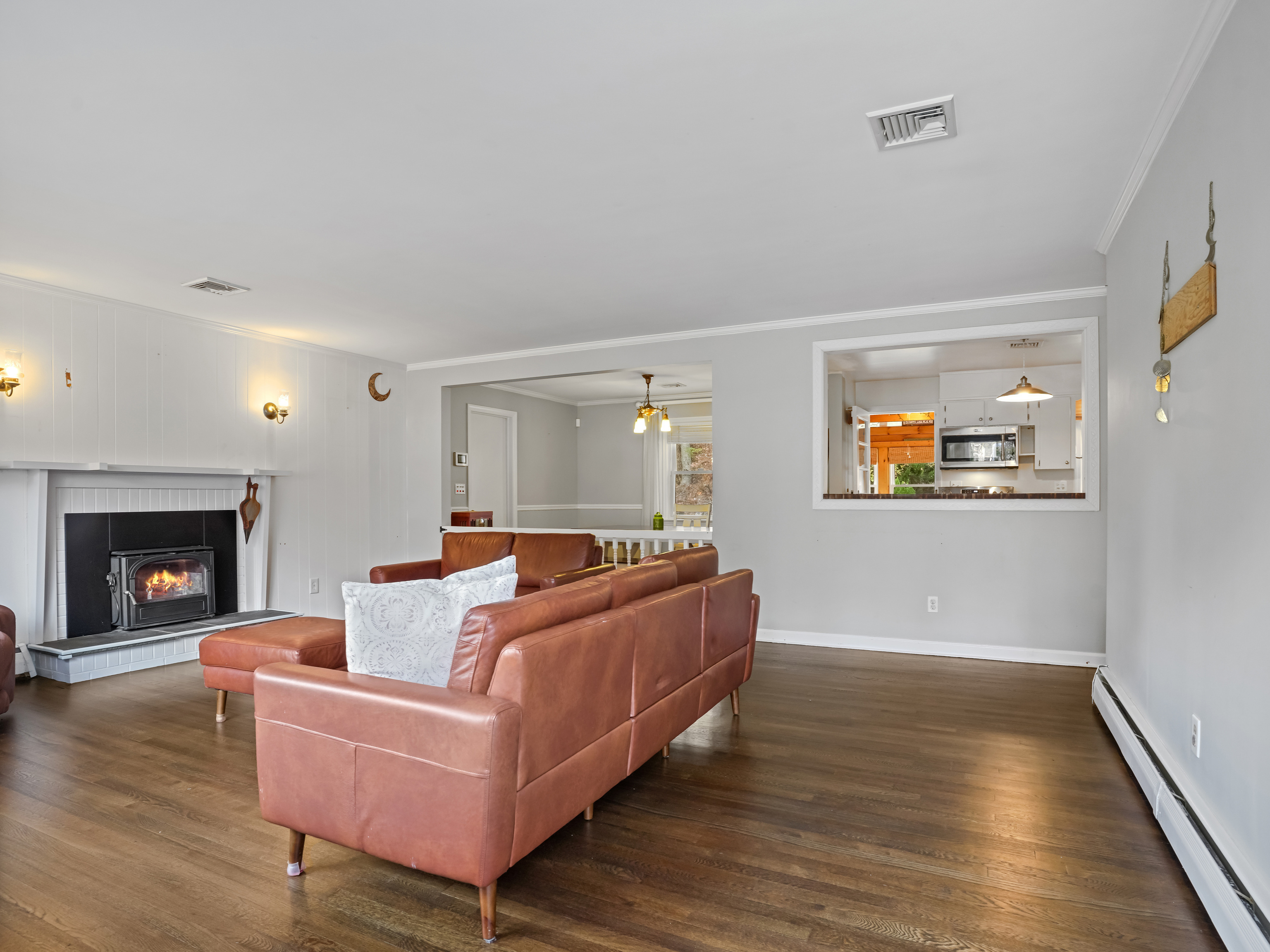 Norwalk, Connecticut, 06850, United States, 3 Bedrooms Bedrooms, ,2 BathroomsBathrooms,Residential,For Sale,1989488