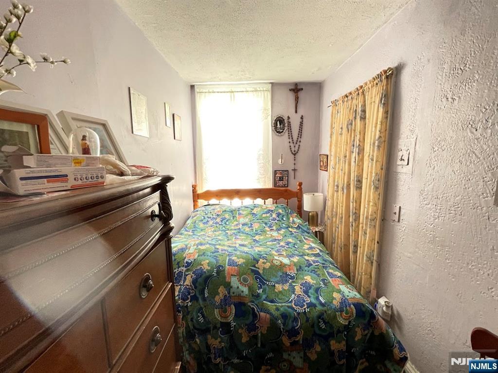 Newark, New Jersey, 07105, United States, 7 Bedrooms Bedrooms, ,4 BathroomsBathrooms,Residential,For Sale,1984618