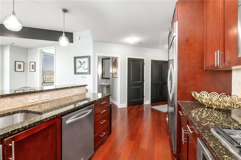 Atlanta, Georgia, 30363, United States, 2 Bedrooms Bedrooms, ,3 BathroomsBathrooms,Residential,For Sale,1949376