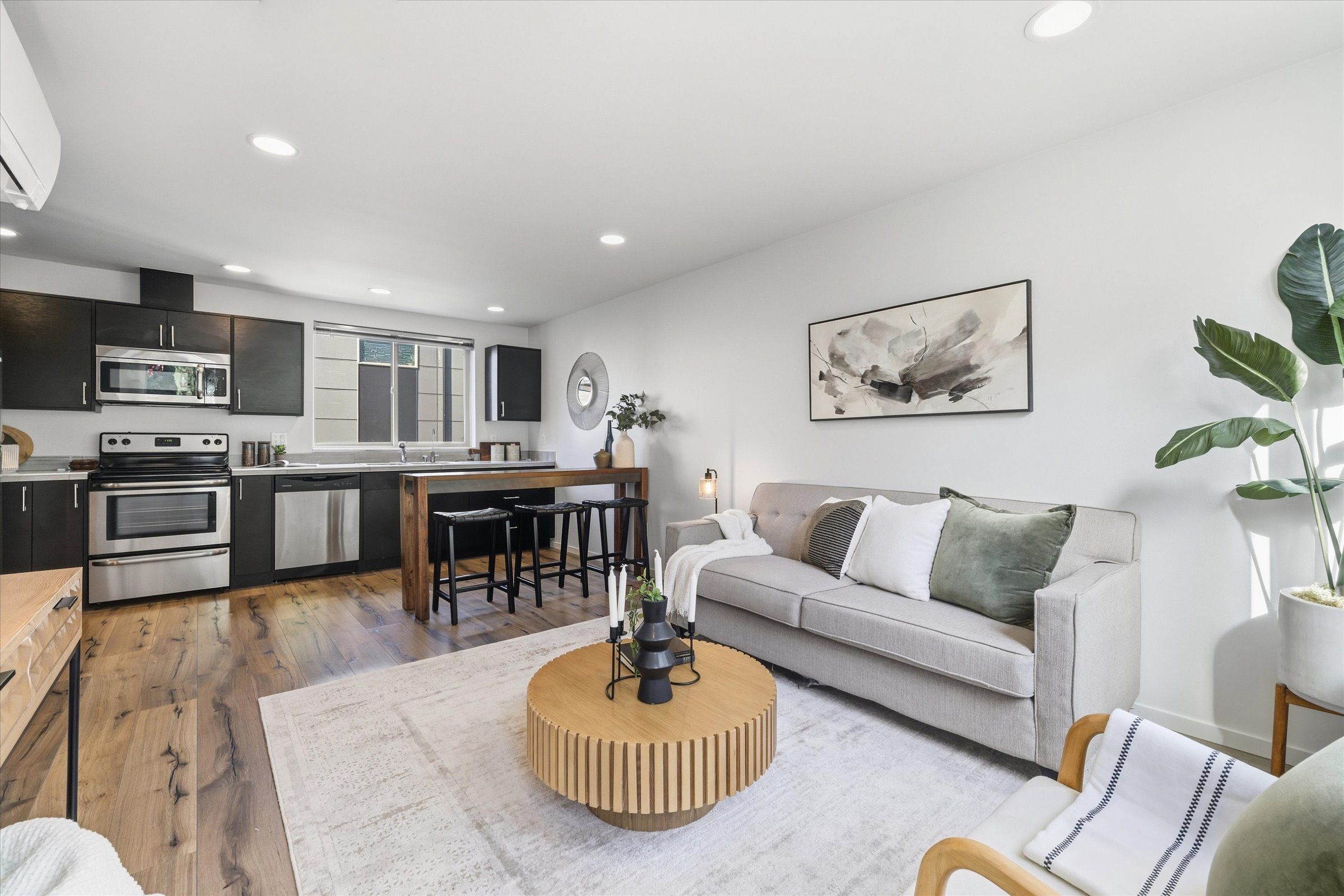 2421 Wickstrom Place SW, Seattle, WA 98116 - 物件實景