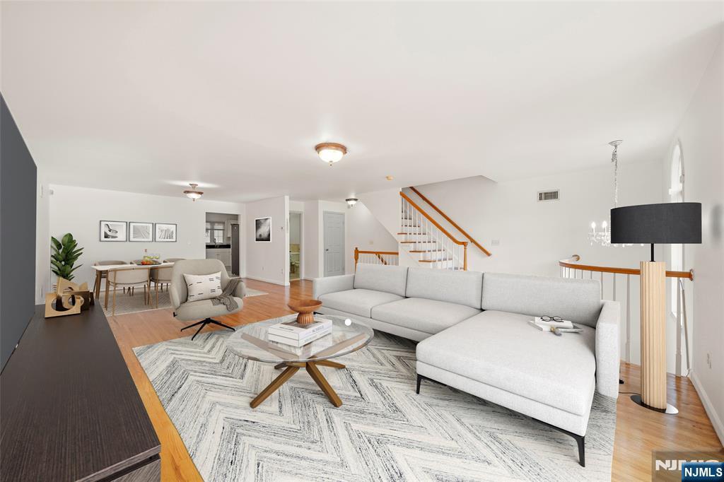 Palisades Park, New Jersey, 07650, United States, 3 Bedrooms Bedrooms, ,4 BathroomsBathrooms,Residential,For Sale,1995559