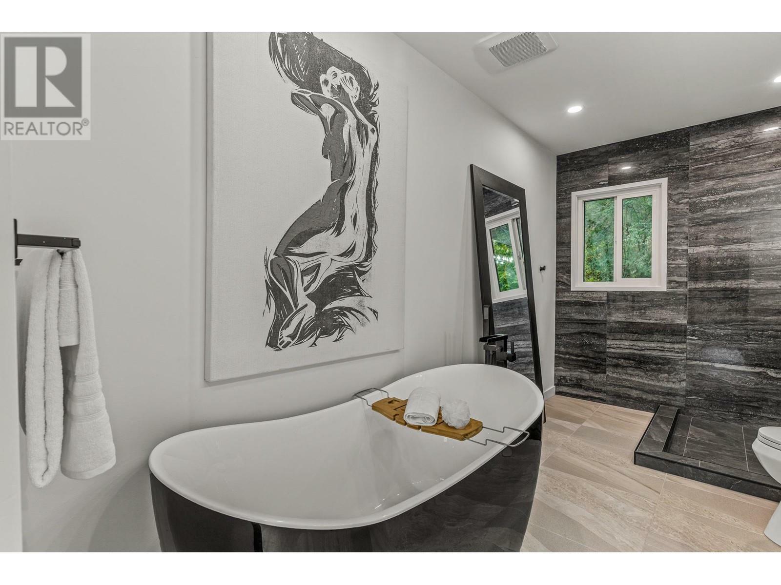 LAKE COUNTRY, British Columbia, V4V 2G9, CA, 5 Bedrooms Bedrooms, ,3 BathroomsBathrooms,Residential,For Sale,1837483